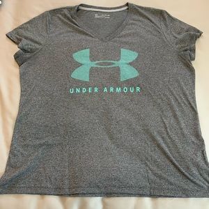 Under Armour T-shirt